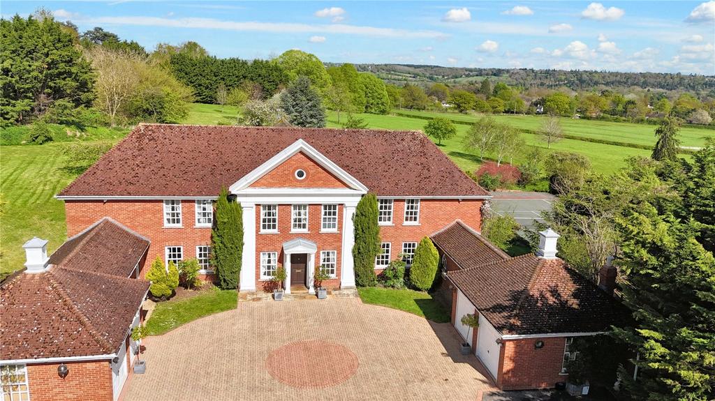 Bradcutts Lane Cookham Dean 7 Bed Detached House For Sale £4 650 000