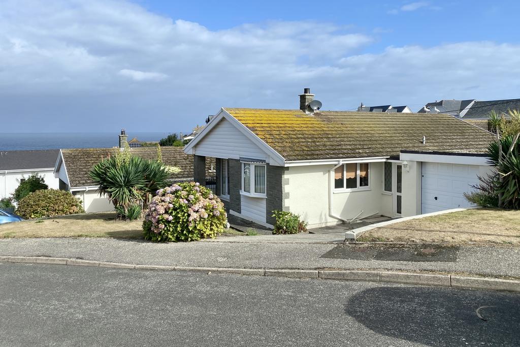 Silvershell Road, Port Isaac PL29 3 bed detached house £450,000