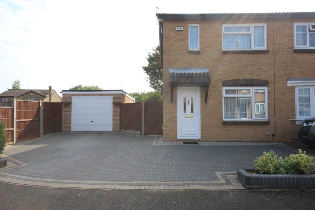 Weldon Close, Wellingborough... 3 bed semidetached house £270,000