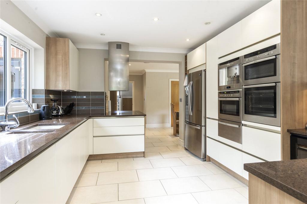 Bedford Lane, Sunningdale, Ascot, Berkshire, SL5 5 bed detached house