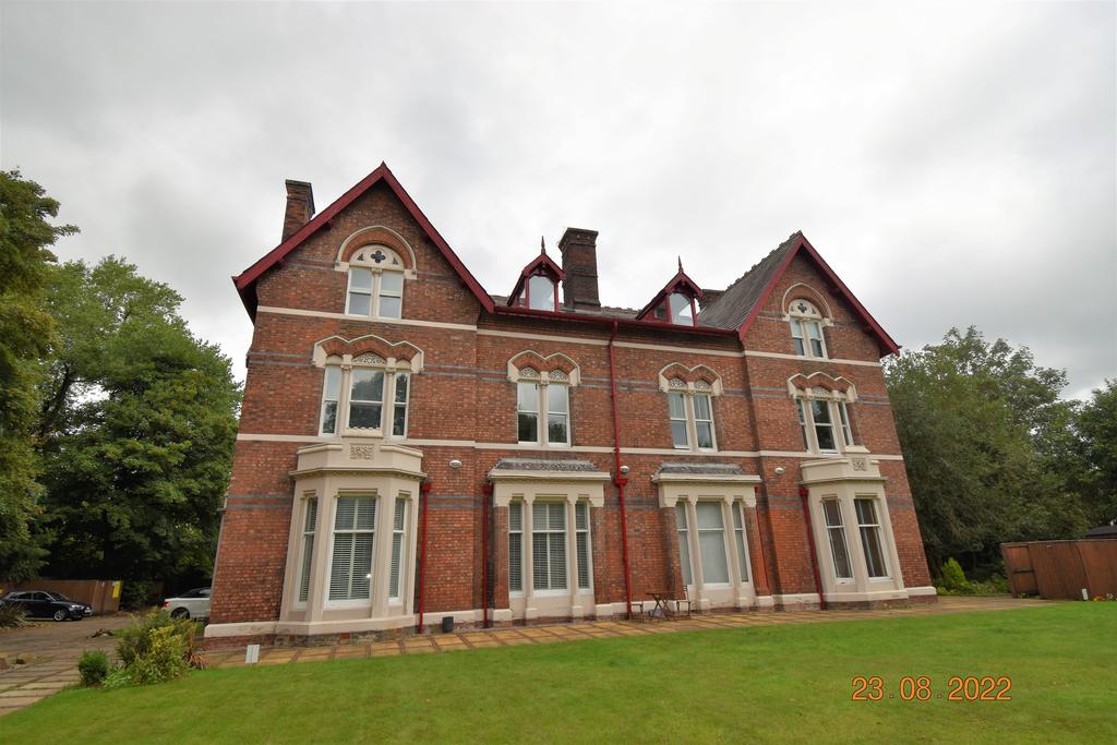 Orchard Lane, Leigh WN7 1 bed apartment for sale £105,000