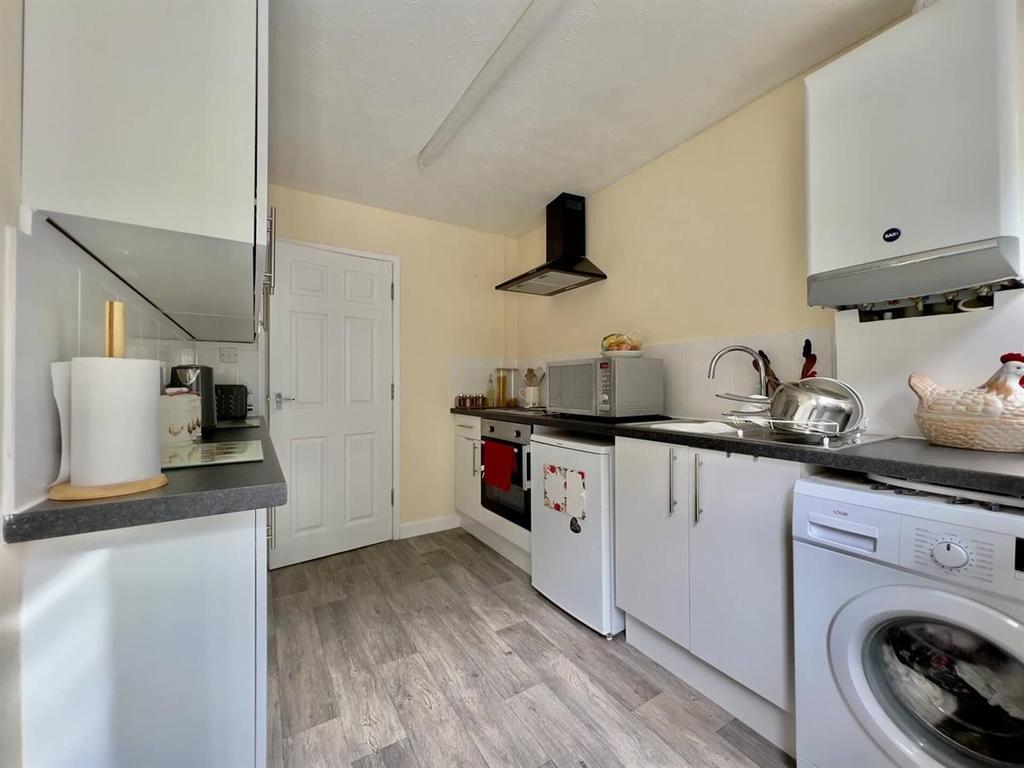 Hawkins Avenue, Chelston, Torquay 1 bed apartment £135,000