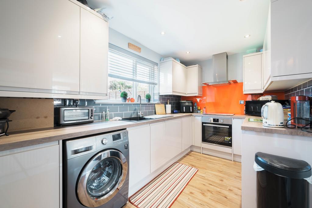 Lancaster Close, LeeontheSolent, PO13 3 bed terraced house for sale