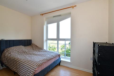 48 Lister Drive, Northfleet, Gravesend, DA11 8FF