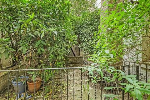 17 Harcourt Street, London, W1H 4EG