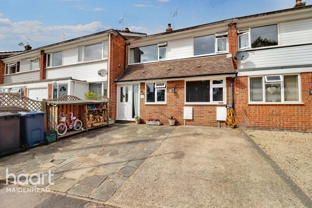 Willowmead Square, Marlow 3 bed terraced house £550,000
