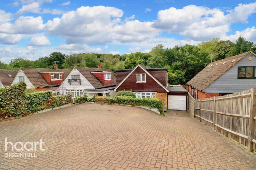 The Grove, Biggin Hill 4 bed detached bungalow £650,000