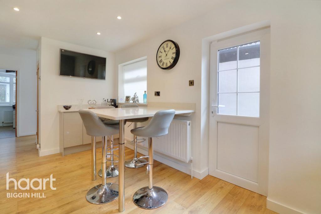 The Grove, Biggin Hill 4 bed detached bungalow £650,000