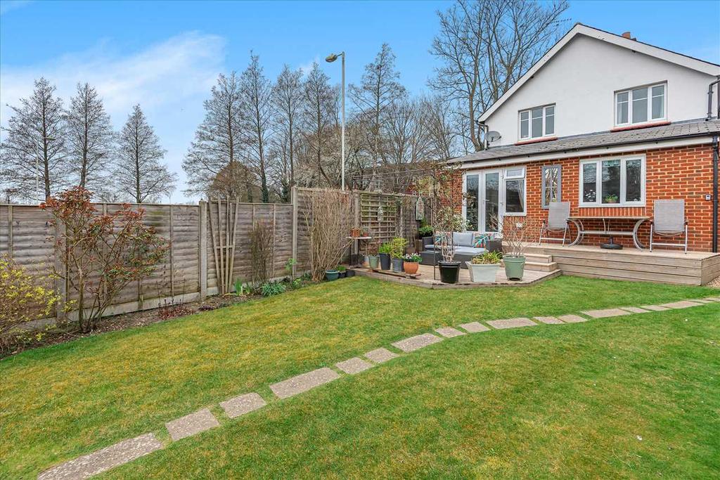 Eastfield Road, Andover 3 bed detached house £425,000