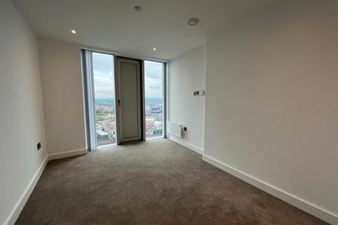 2 bedroom flat to rent, Elizabeth Tower, Silvercroft Street, Manchester, M15 4ZD