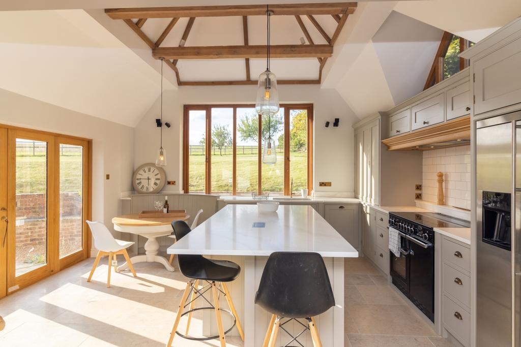 Gunners Lane, Brown Candover, Alresford, SO24 3 bed cottage £4,500 pcm (£1,038 pw)