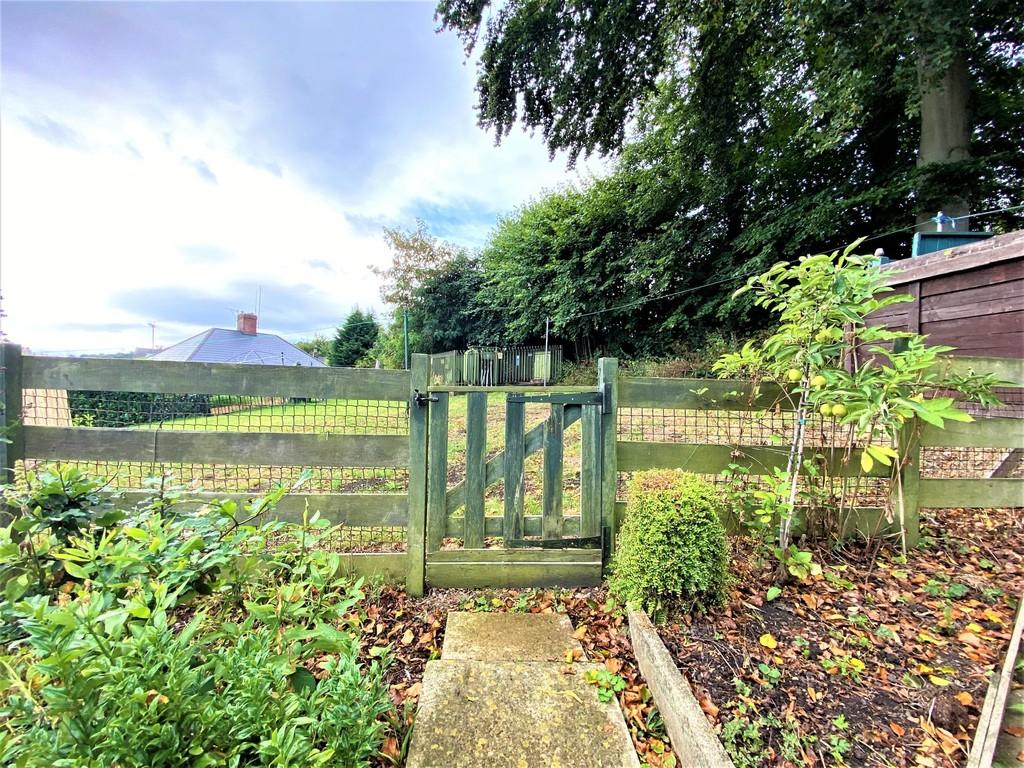 Gate to communal lawn afea