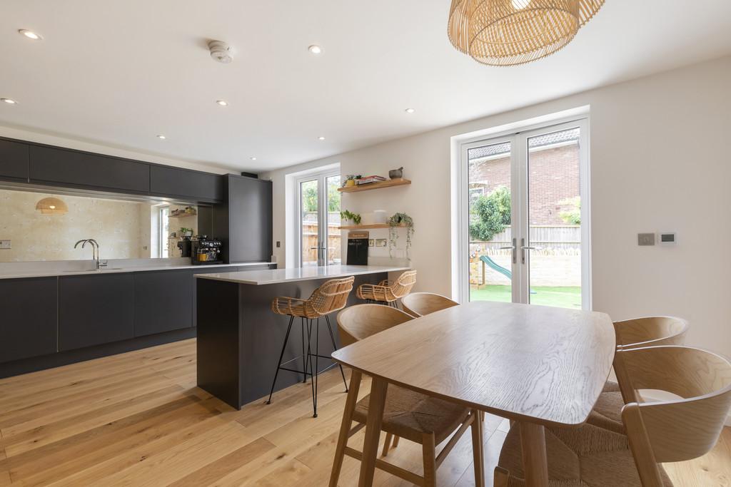 Castleton Villas, Charlton Kings... 4 bed terraced house £3,000 pcm