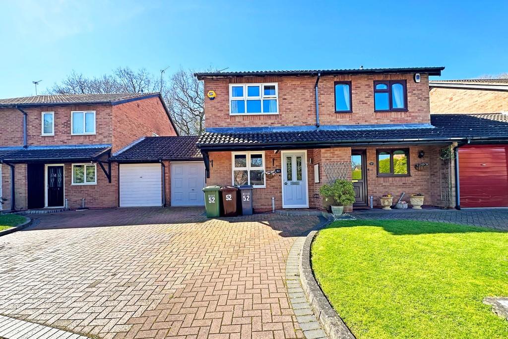 Maywell Drive, Solihull 2 bed semidetached house £995 pcm (£230 pw)