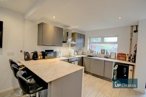 10 Chestnut Crescent, Nuneaton, CV10 9BE