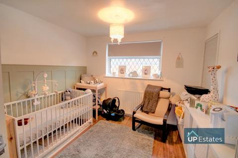 10 Chestnut Crescent, Nuneaton, CV10 9BE