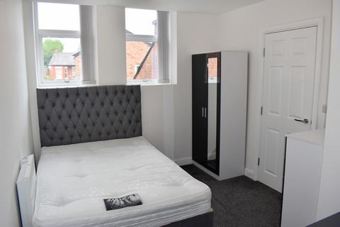 2 bedroom apartment to rent, Carill Drive, Fallowfield, Manchester