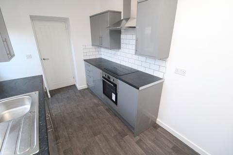3 bedroom end of terrace house to rent - Howard Street, Clydach Vale