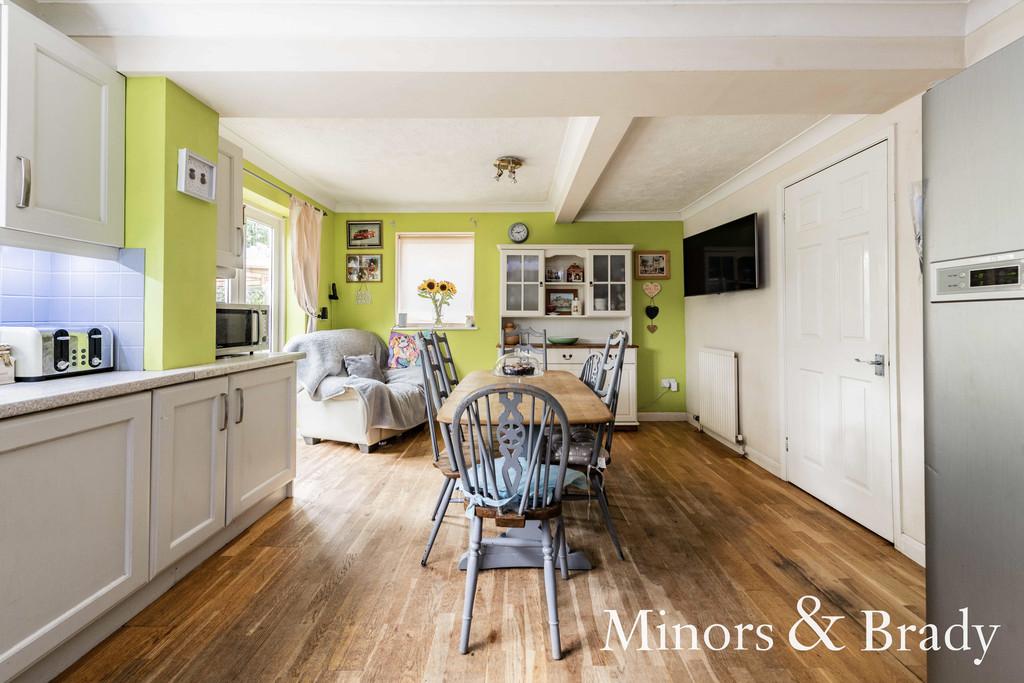 Fletcher Way, Acle 4 bed detached house £425,000