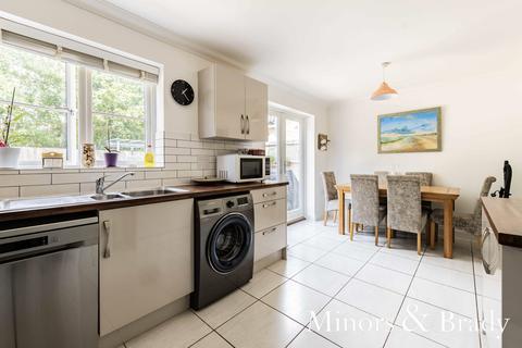 5 Canary Close, Hockering, Dereham, NR20 3FA