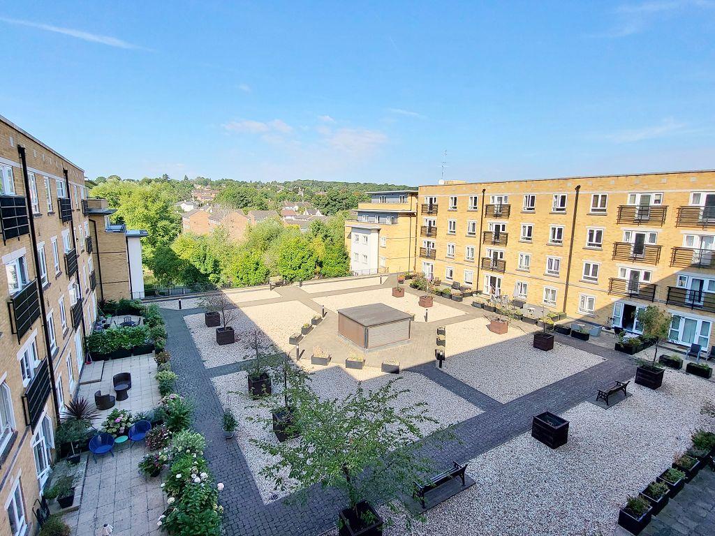 The Ovaltine, Kings Langley, WD4 2 bed flat £1,350 pcm (£312 pw)