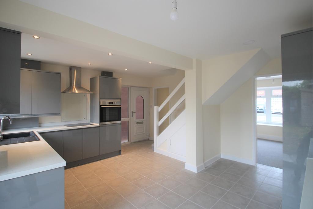 Silver Birch Drive, Kidderminster, DY10 2 bed semidetached house £