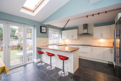 32 Baron Road, Penarth, CF64 3UE