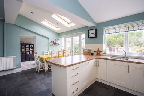 32 Baron Road, Penarth, CF64 3UE