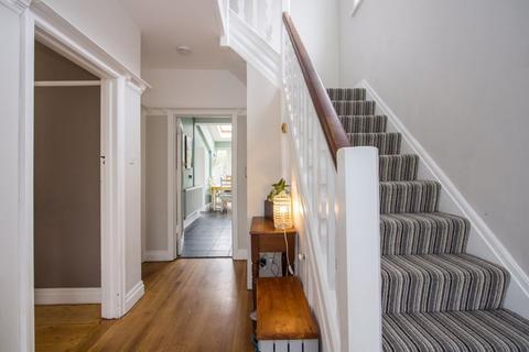 32 Baron Road, Penarth, CF64 3UE