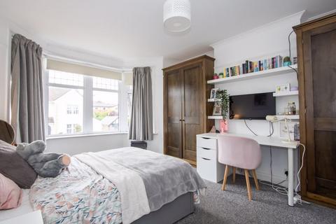 32 Baron Road, Penarth, CF64 3UE