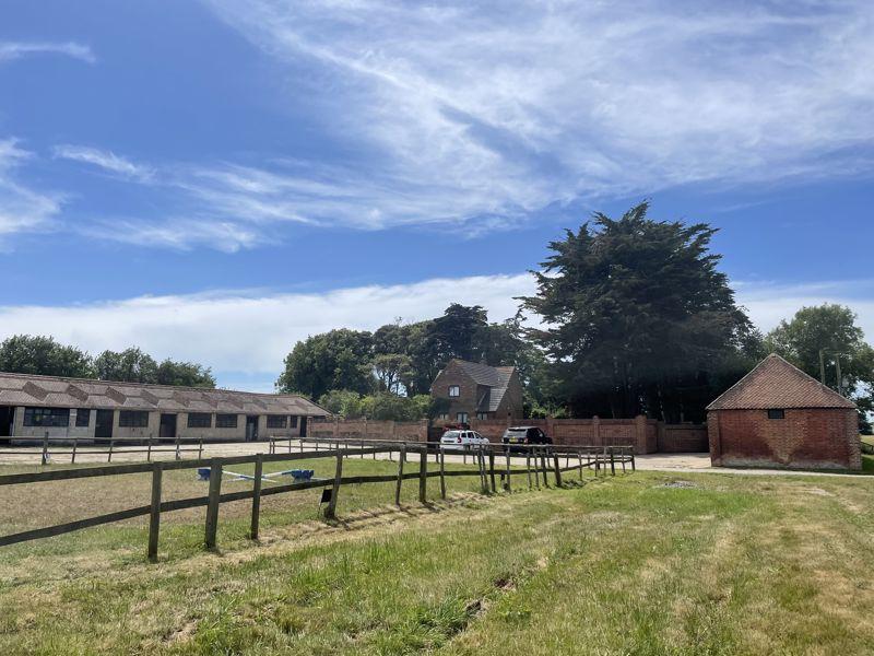 Chilling Lane, Warsash 3 bed equestrian property for sale £1,000,000