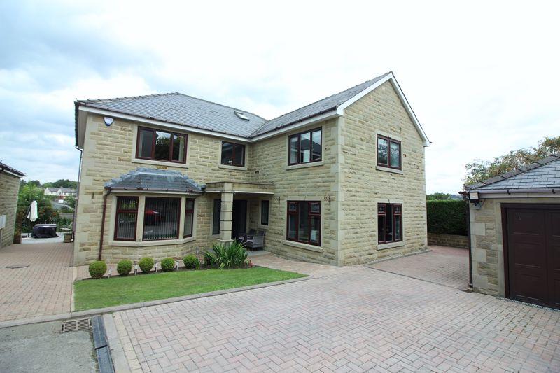 Savile Park Villas, Savile Park, Halifax 4 bed detached house for sale