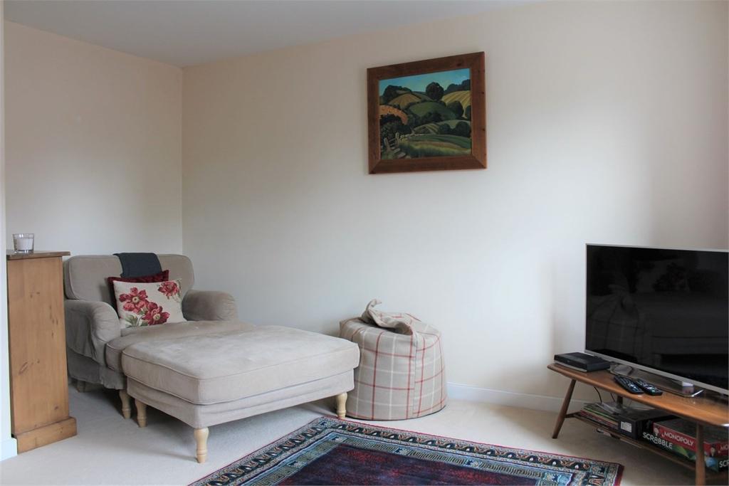 Kings Yard, Lydeard, Taunton, TA4 4 bed terraced house £1,200