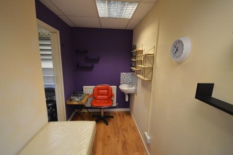 Hairdresser and barber shop for sale, Larch Road, Kingswinford, DY6