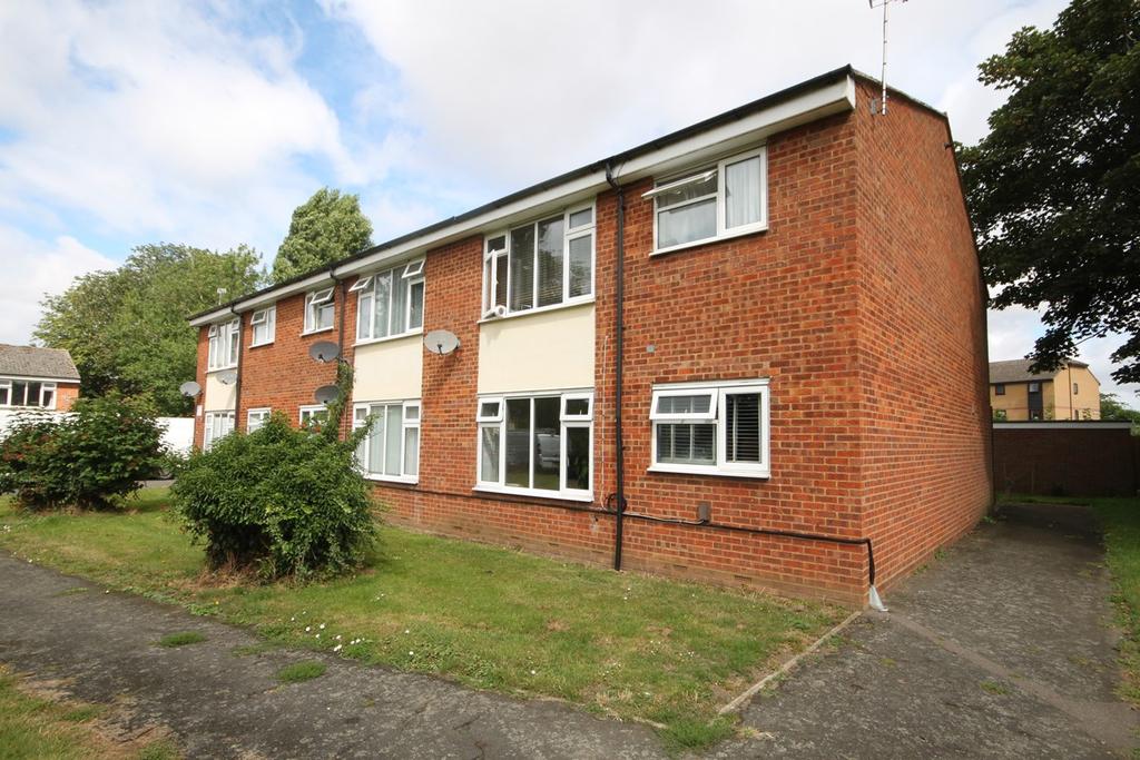 ST OLIVES, STOTFOLD, Hertfordshire, SG5 2 bed flat £875 pcm (£202 pw)