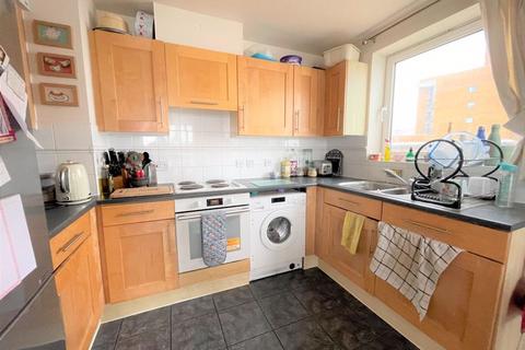 2 bedroom apartment to rent, Inverness Mews, London