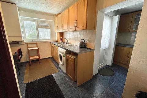 2b Callan Grove, South Ockendon, RM15 5PN