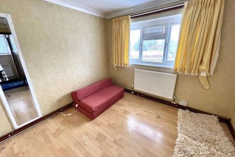 2b Callan Grove, South Ockendon, RM15 5PN