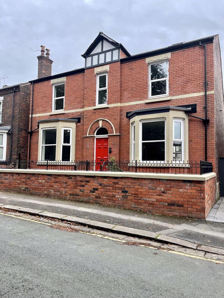 Apartment 3, 15 Longley Road, Worsley Studio £950 pcm (£219 pw)