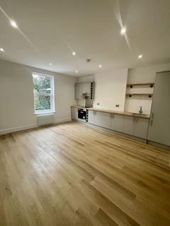 Studio to rent, Apartment 3, 15 Longley Road, Worsley