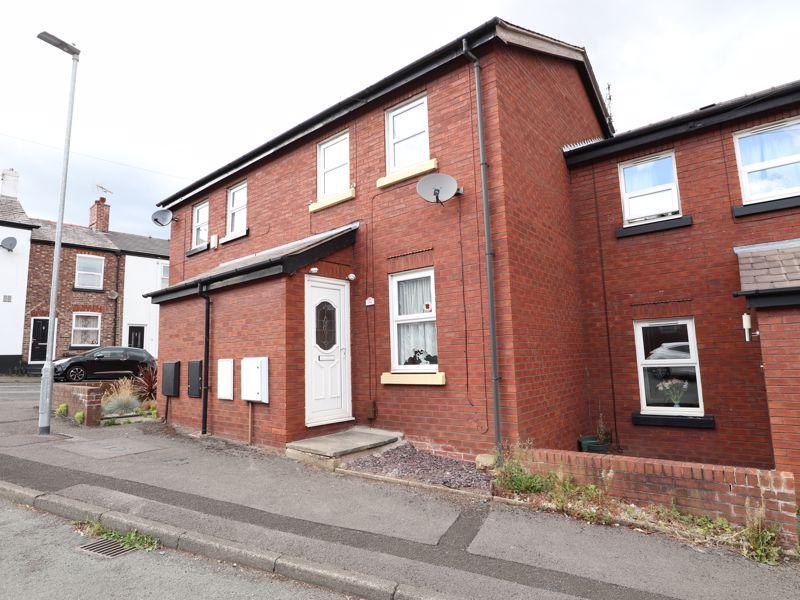 Byron Street, Macclesfield 2 bed terraced house for sale £140,000
