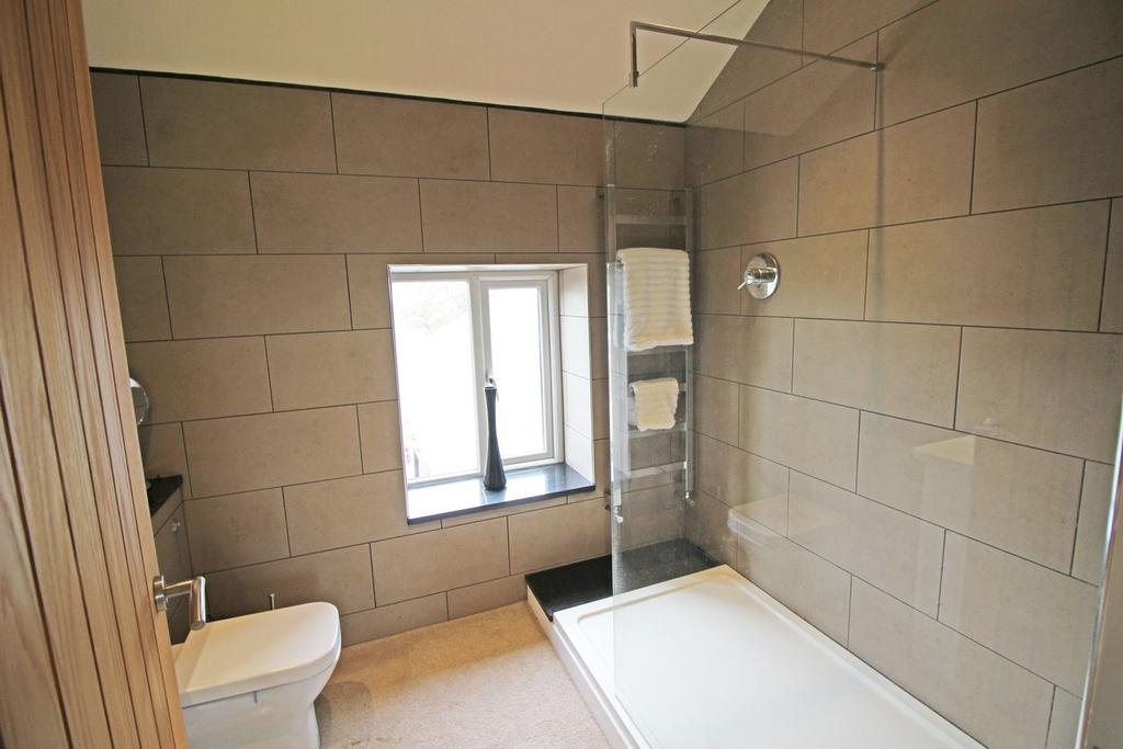 Main Ensuite