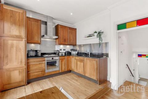 Flat 4, 24 Weston Park, London, N8 9TJ