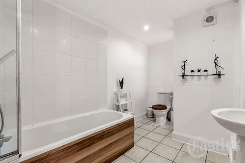 Flat 4, 24 Weston Park, London, N8 9TJ