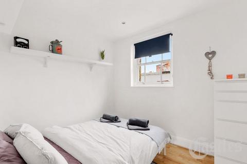 Flat 4, 24 Weston Park, London, N8 9TJ