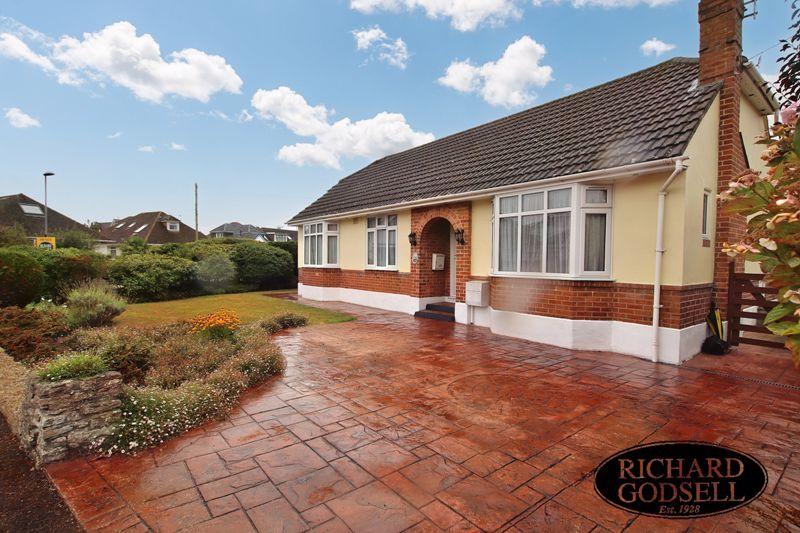 CHRISTCHURCH TOWN CENTRE 3 bed detached bungalow for sale £650,000