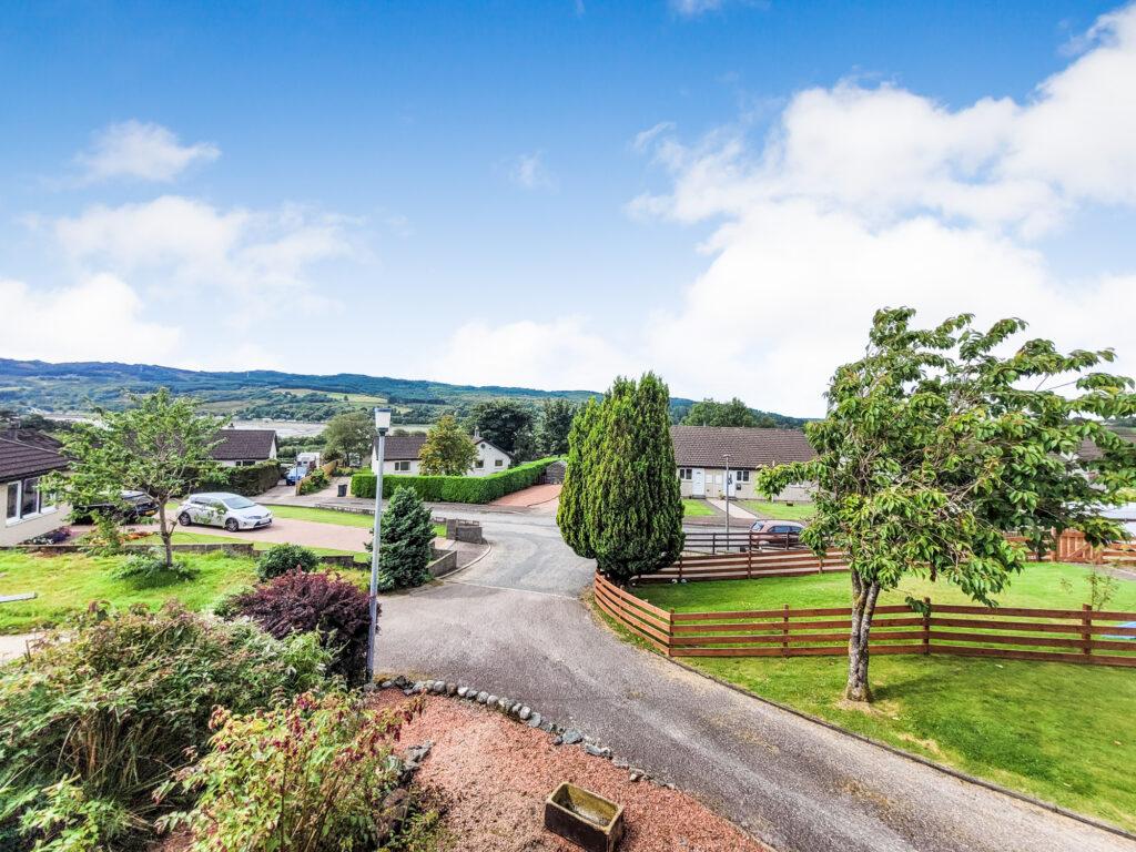 10 Dun Mor Avenue, Lochgilphead, Argyll 3 bed semidetached house £