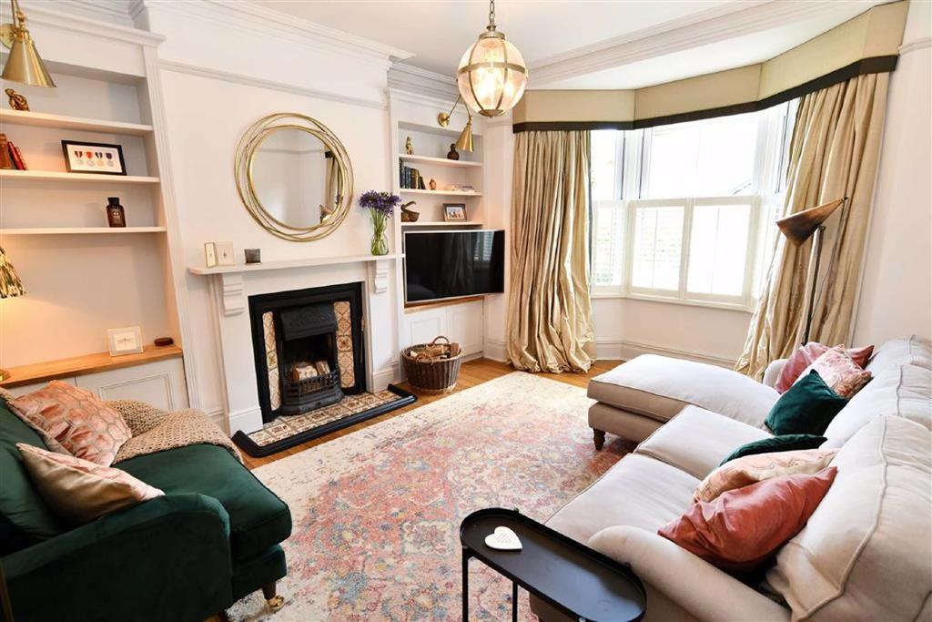 Crowestones, Buxton 4 bed terraced house £359,950