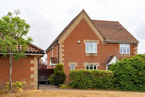 2 Banks Close, Hadleigh, Ipswich, IP7 5RX