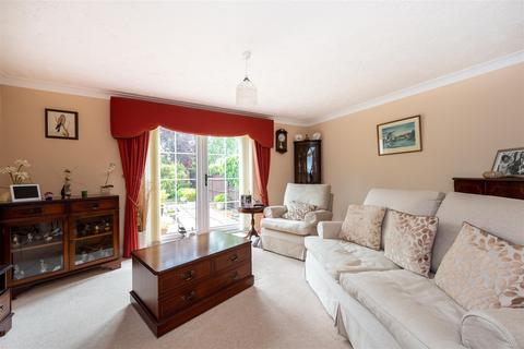 2 Banks Close, Hadleigh, Ipswich, IP7 5RX